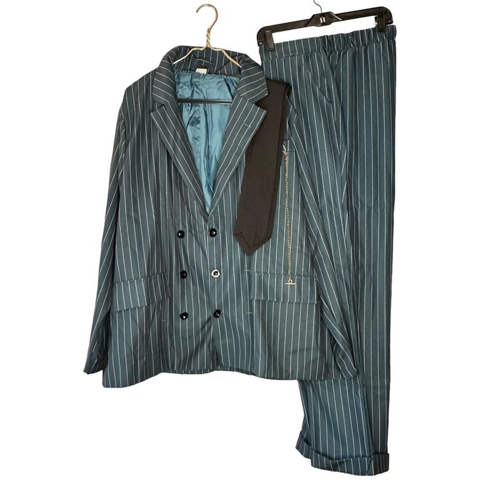 Spirit Halloween Men’s XL Gomez Addams Costume 2 Piece Suit & Tie EUC